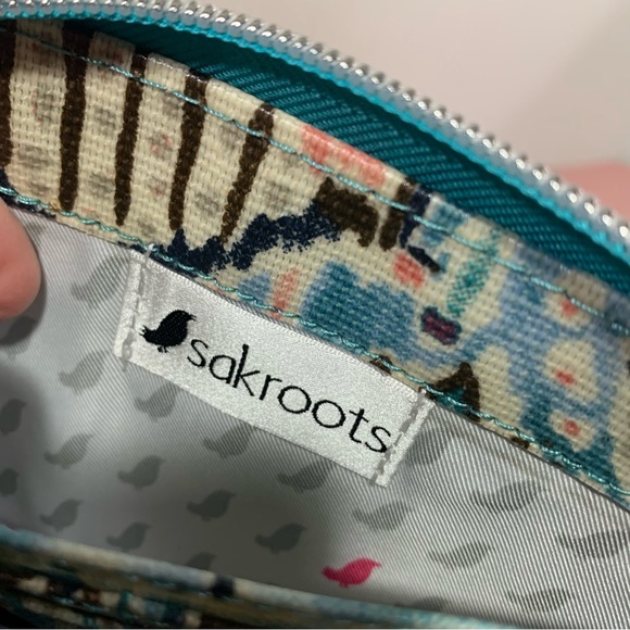 Sakroots Artist Circle Large Smartphone Crossbody and Wristlet - Picture 8 of 11